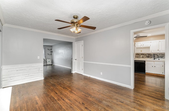 6846 Bryn Mawr Dr, Springfield Twp, OH 45224 - unfurnished room featuring ceiling fan, dark wood-style floors, a smoke detector, a textured ceiling, and ornamental molding