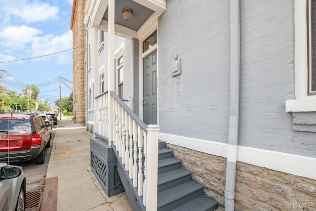 2100 Sinton Ave Unit 2, Cincinnati, OH 45206 - view of exterior entry