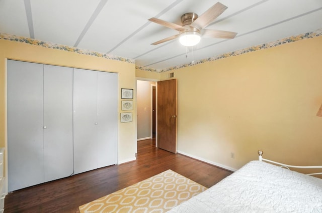 1092 Fox Run Rd, Miami Twp, OH 45150 - bedroom with wood finished floors, a closet, and a ceiling fan