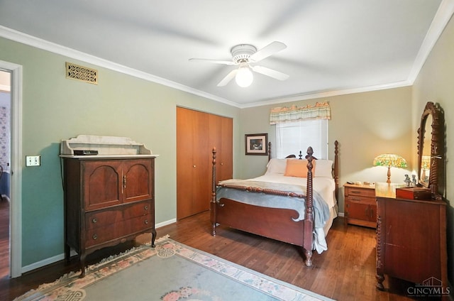 1092 Fox Run Rd, Miami Twp, OH 45150 - bedroom featuring wood finished floors, ornamental molding, a ceiling fan, and a closet