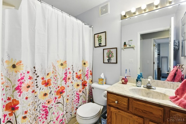 8538 Sunmont Dr, Anderson Twp, OH 45255 - full bath with vanity and curtained shower
