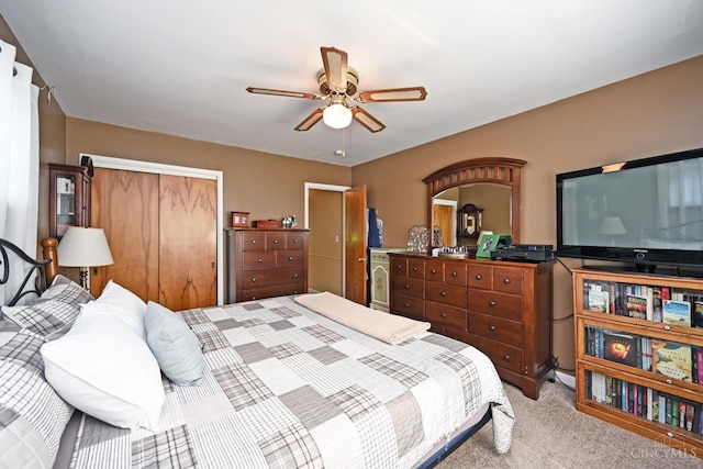 7423 View Place Dr, Springfield Twp, OH 45224 - bedroom with carpet, a closet, and a ceiling fan