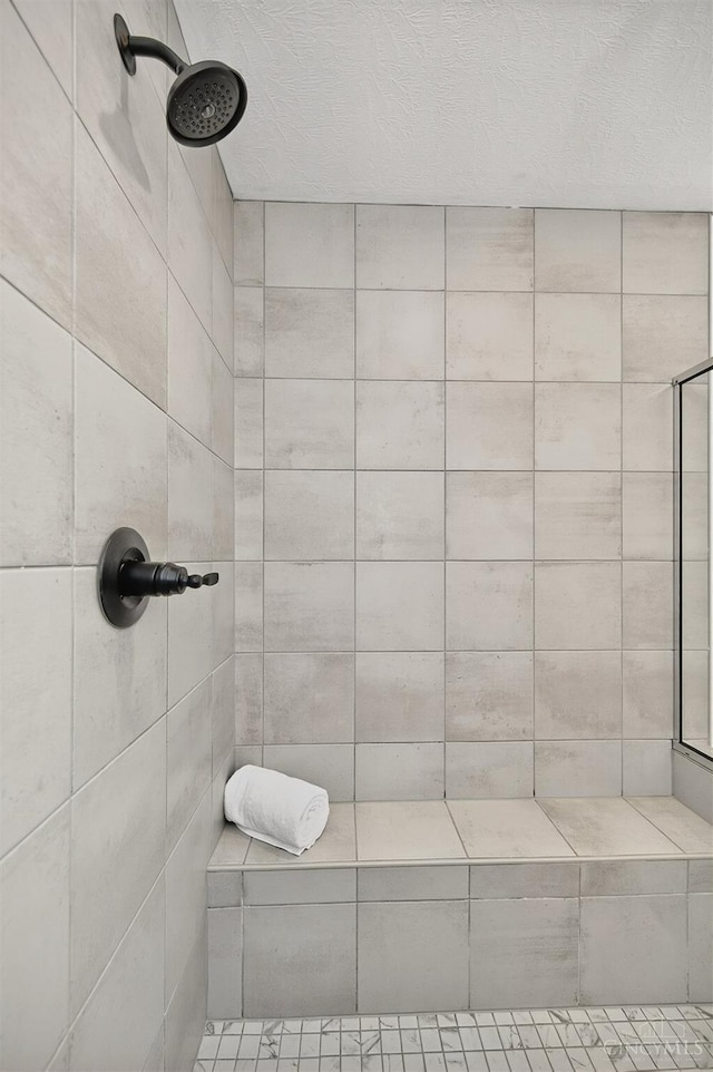 5322 Observer Ct, Turtle Creek Twp, OH 45036 - full bathroom featuring a tile shower