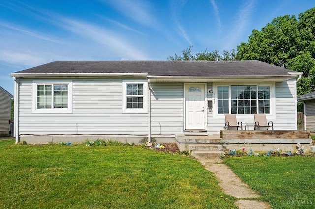 1643 Biscayne Dr, Saint Clair Twp, OH 45013 - view of front of home with a front yard and a porch
