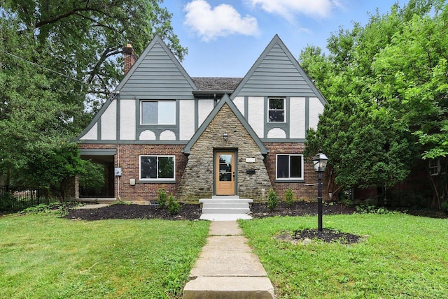 1605 N Dixon Cir, Cincinnati, OH 45224 - photo 1
