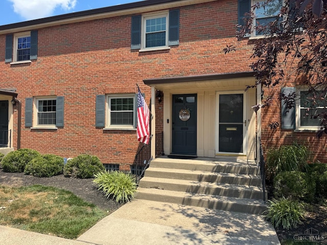 4 Creekwood Sq, Glendale, OH 45246 - view of front of home with brick siding