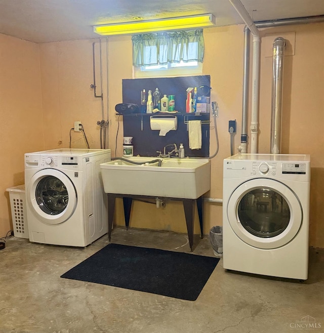 1107 Covedale Ave, Cincinnati, OH 45238 - laundry area featuring washer and dryer and a sink