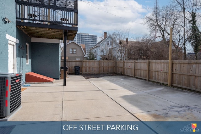 2711 Price Ave, Cincinnati, OH 45204 - fenced backyard featuring a patio