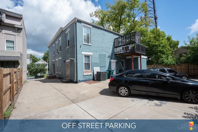 2711 Price Ave, Cincinnati, OH 45204 - view of front facade with entry steps