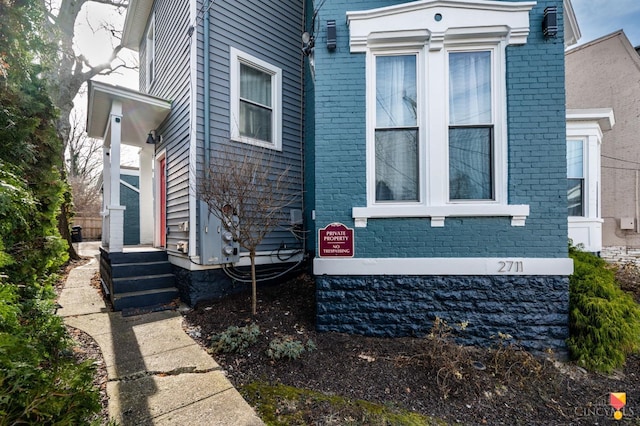 2711 Price Ave, Cincinnati, OH 45204 - view of side of home featuring brick siding