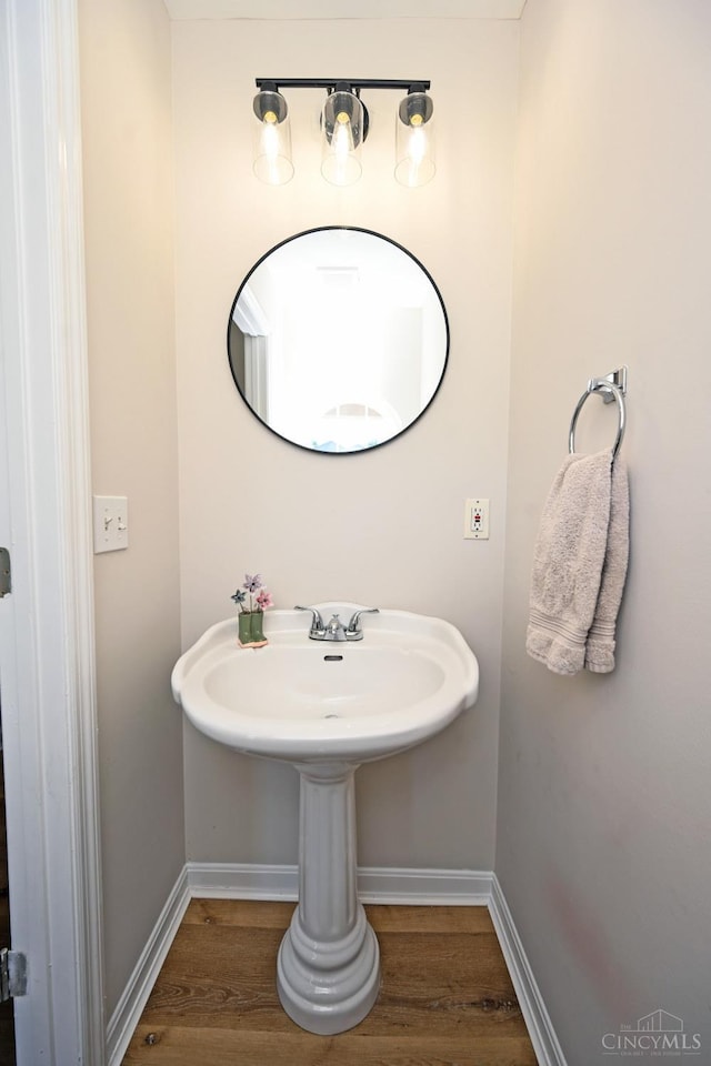 1055 Valley Wood Dr, Union Twp, OH 45103 - bathroom with wood finished floors and baseboards