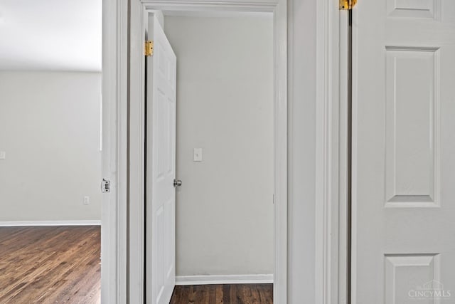 2016 Mistyhill Dr, Springfield Twp, OH 45240 - corridor with dark wood-style flooring and baseboards