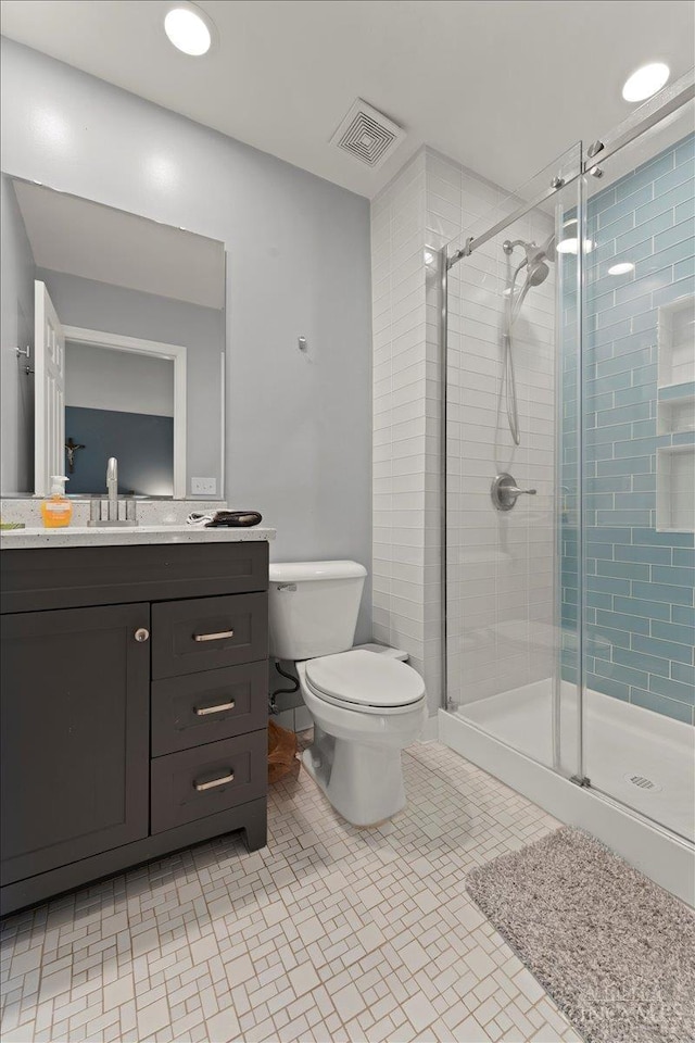 5577 Dove Ln, West Chester, OH 45069 - full bathroom featuring a shower stall and vanity