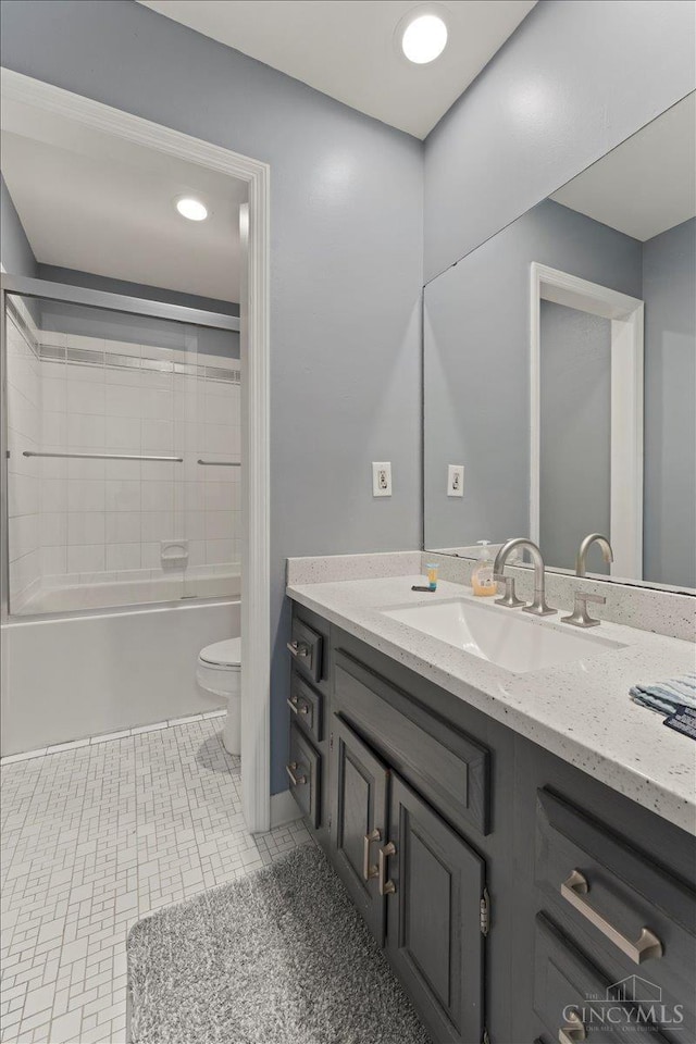 5577 Dove Ln, West Chester, OH 45069 - full bathroom featuring vanity, tub / shower combination, and tile patterned floors
