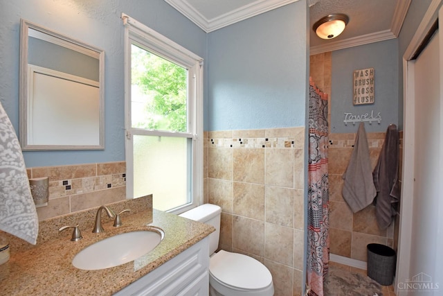 1008 Garden Ave, Middletown, OH 45044 - full bath featuring tile walls, vanity, a tile shower, and ornamental molding