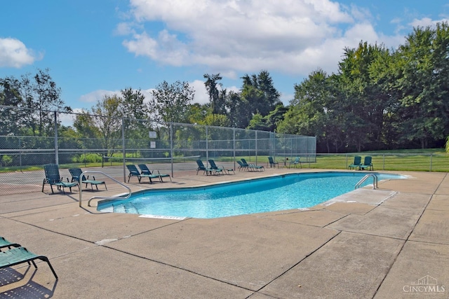 541 Davis Rd Unit 8, Pierce Twp, OH 45255 - community pool with a patio area and view of scattered trees