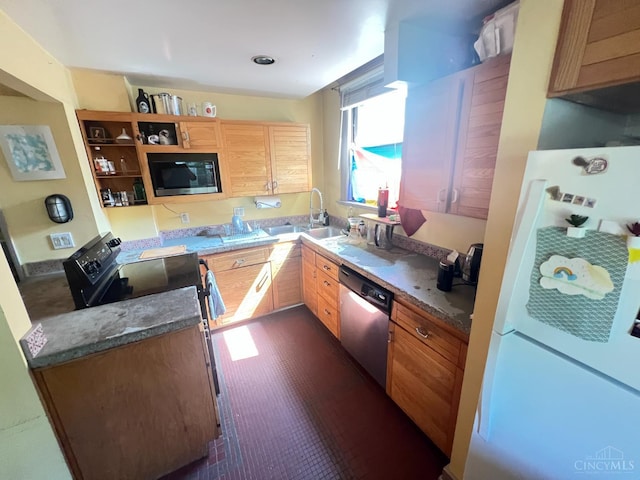 2464 Fairview Ave, Cincinnati, OH 45219 - kitchen featuring black microwave, freestanding refrigerator, and dishwasher