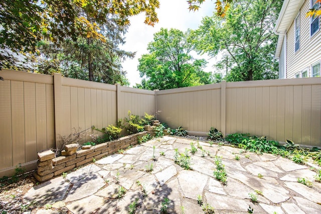 10854 Ponds Ln Unit 8, Sycamore Twp, OH 45242 - fenced backyard featuring a patio