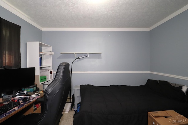 416 N Broadway St, Blanchester, OH 45107 - bedroom featuring a textured ceiling, carpet, and a desk