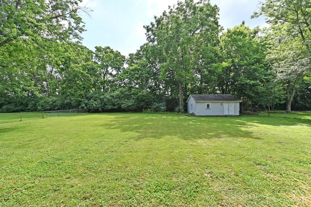 5428 Tallawanda Dr, Fairfield, OH 45014 - view of yard featuring an outbuilding