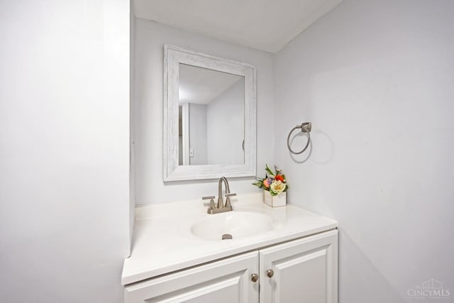 5428 Tallawanda Dr, Fairfield, OH 45014 - bathroom featuring vanity