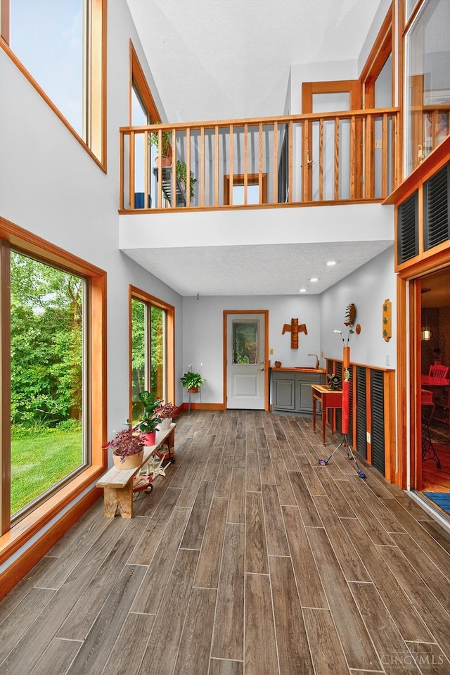 10869 Sand Run Rd, Whitewater Twp, OH 45030 - community lobby featuring a towering ceiling