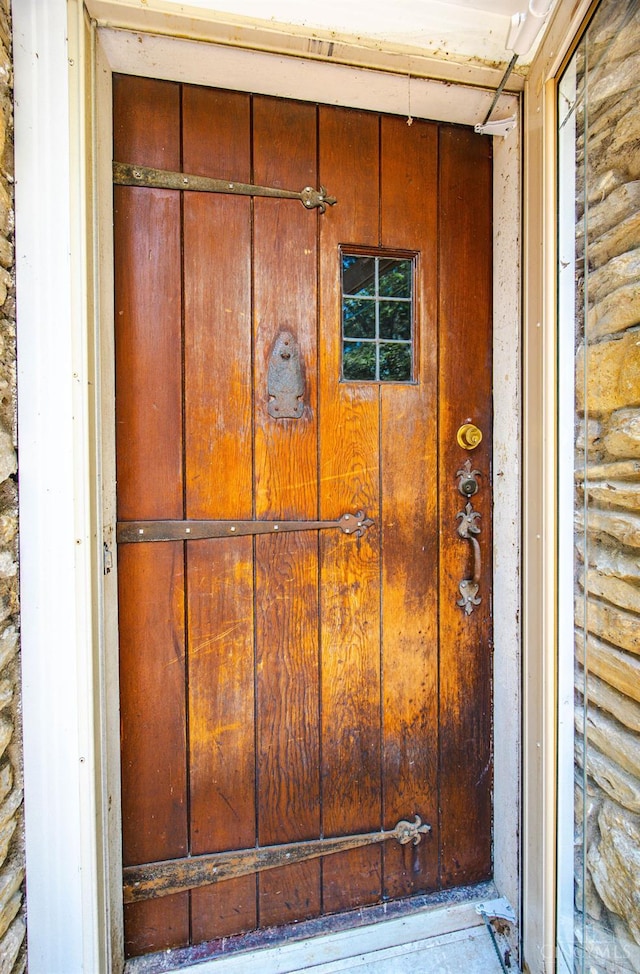 799 Millville Oxford Rd, Hamilton, OH 45013 - doorway to property featuring board and batten siding