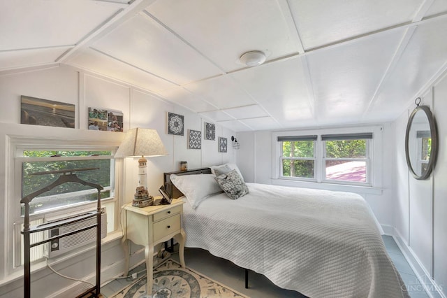 799 Millville Oxford Rd, Hamilton, OH 45013 - bedroom featuring vaulted ceiling