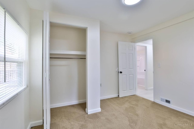 841 Willow Ave, Hamilton, OH 45013 - unfurnished bedroom featuring carpet flooring and a closet