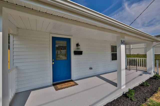 841 Willow Ave, Hamilton, OH 45013 - entrance to property featuring covered porch