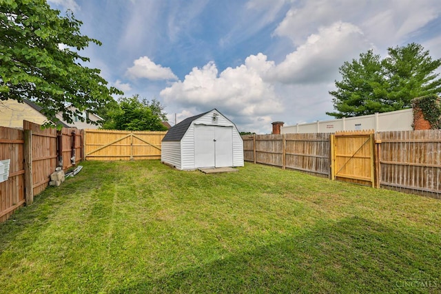 841 Willow Ave, Hamilton, OH 45013 - fenced backyard featuring a storage shed
