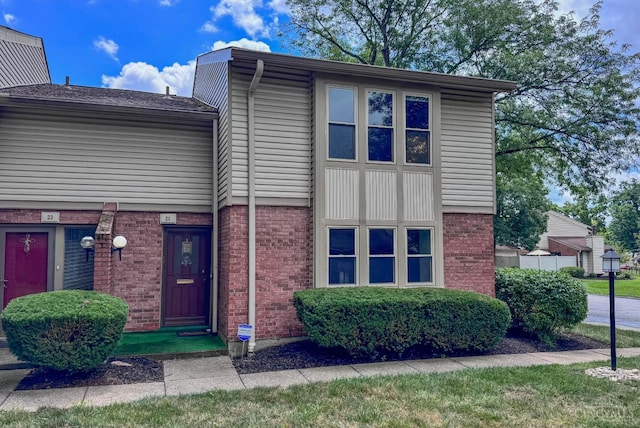 21 Aspen Ct, Springdale, OH 45246 - photo 1
