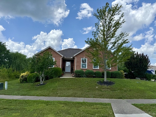 2002 Redbud Dr, Hamilton, OH 45013 - photo 1