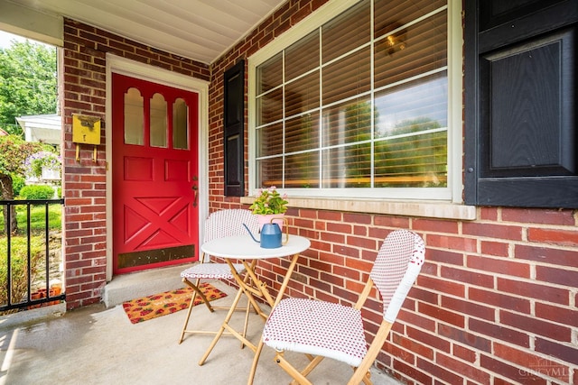 4310 Joan Pl, Mariemont, OH 45227 - photo 2