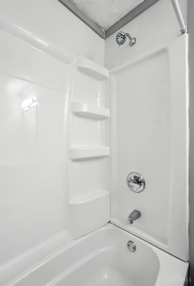 2070 Adams Rd, Springfield Twp, OH 45231 - photo 25