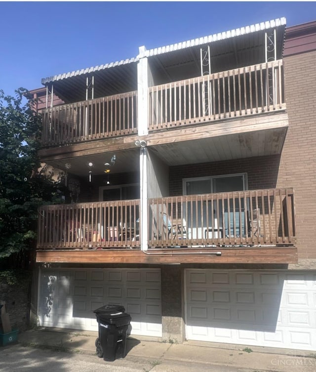 3381 Parkcrest Ln, Cincinnati, OH 45211 - photo 12