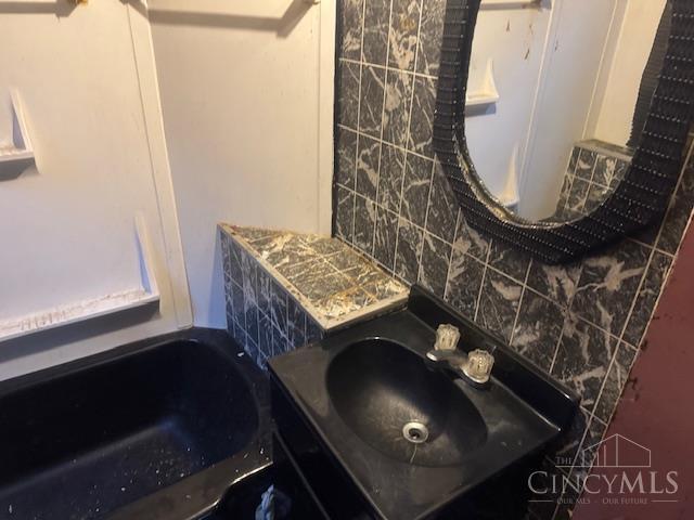 1623 Sutter Ave, Cincinnati, OH 45225 - photo 6