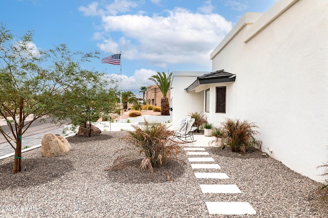 view of yard with a patio