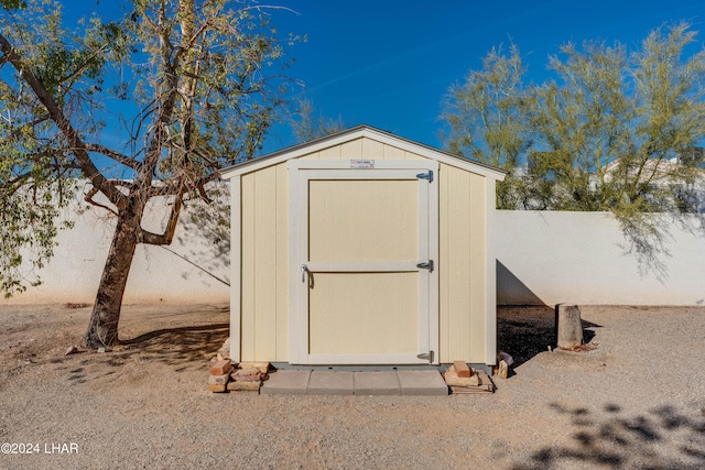 view of outbuilding