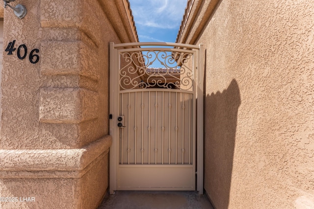 406 Noland Ct, Lake Havasu City, AZ 86403 - entrance to property featuring stucco siding
