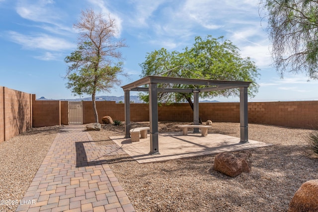 406 Noland Ct, Lake Havasu City, AZ 86403 - fenced backyard with a gazebo and a patio