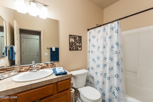 406 Noland Ct, Lake Havasu City, AZ 86403 - full bath featuring backsplash, toilet, vanity, and shower / bath combo