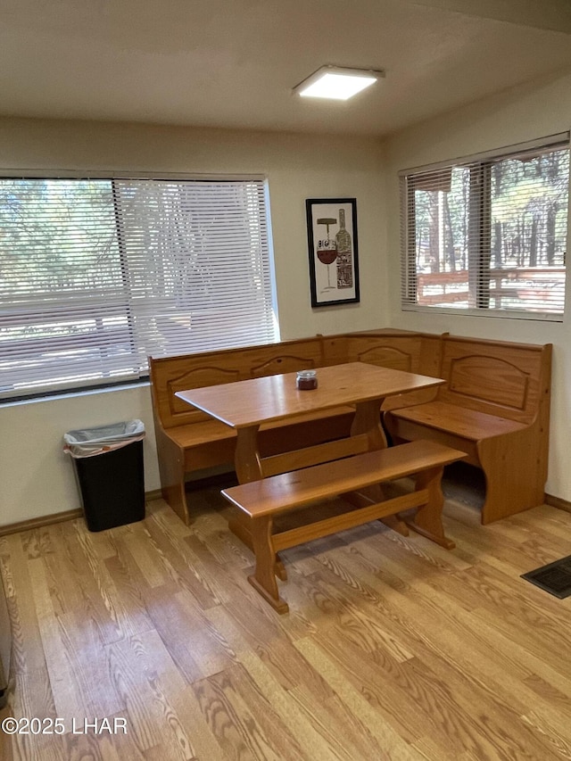 7681 E Robin Hood Rd, Williams, AZ 86046 - dining area with light wood-style flooring and breakfast area