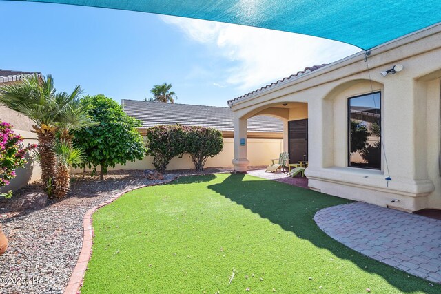 2620 Via Palma, Lake Havasu City, AZ 86406 - fenced backyard with a patio area