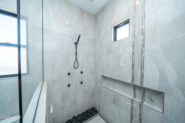 6724 Corte De Los Bueyes, Lake Havasu City, AZ 86404 - full bathroom with a stall shower
