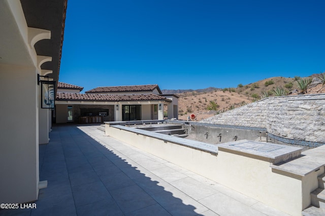 6724 Corte De Los Bueyes, Lake Havasu City, AZ 86404 - view of swimming pool featuring a mountain view