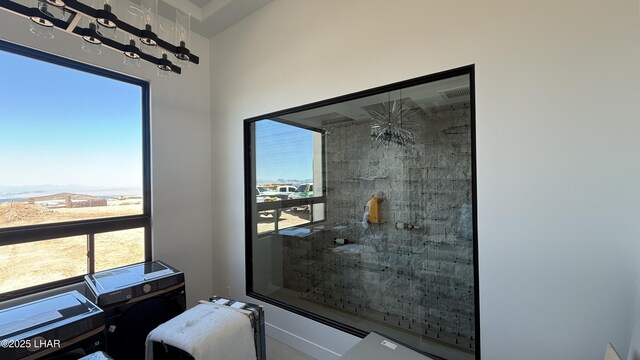 6724 Corte De Los Bueyes, Lake Havasu City, AZ 86404 - bathroom with healthy amount of natural light