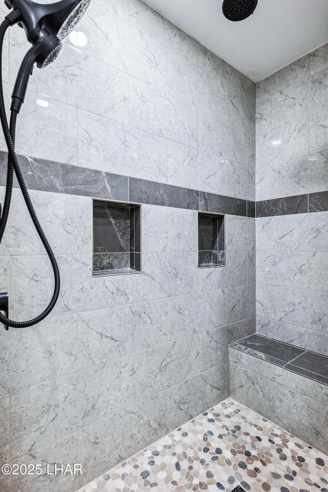 4801 N Diana Ave, Lake Havasu City, AZ 86404 - full bath with tiled shower