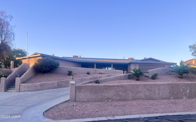 view of front facade featuring a garage