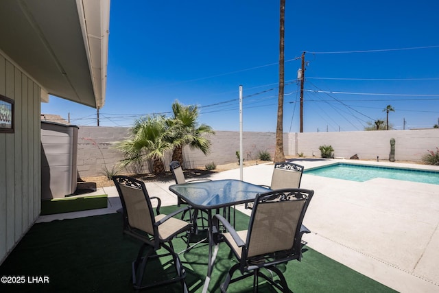 2593 Tradewind Dr, Lake Havasu City, AZ 86403 - fenced backyard featuring a patio